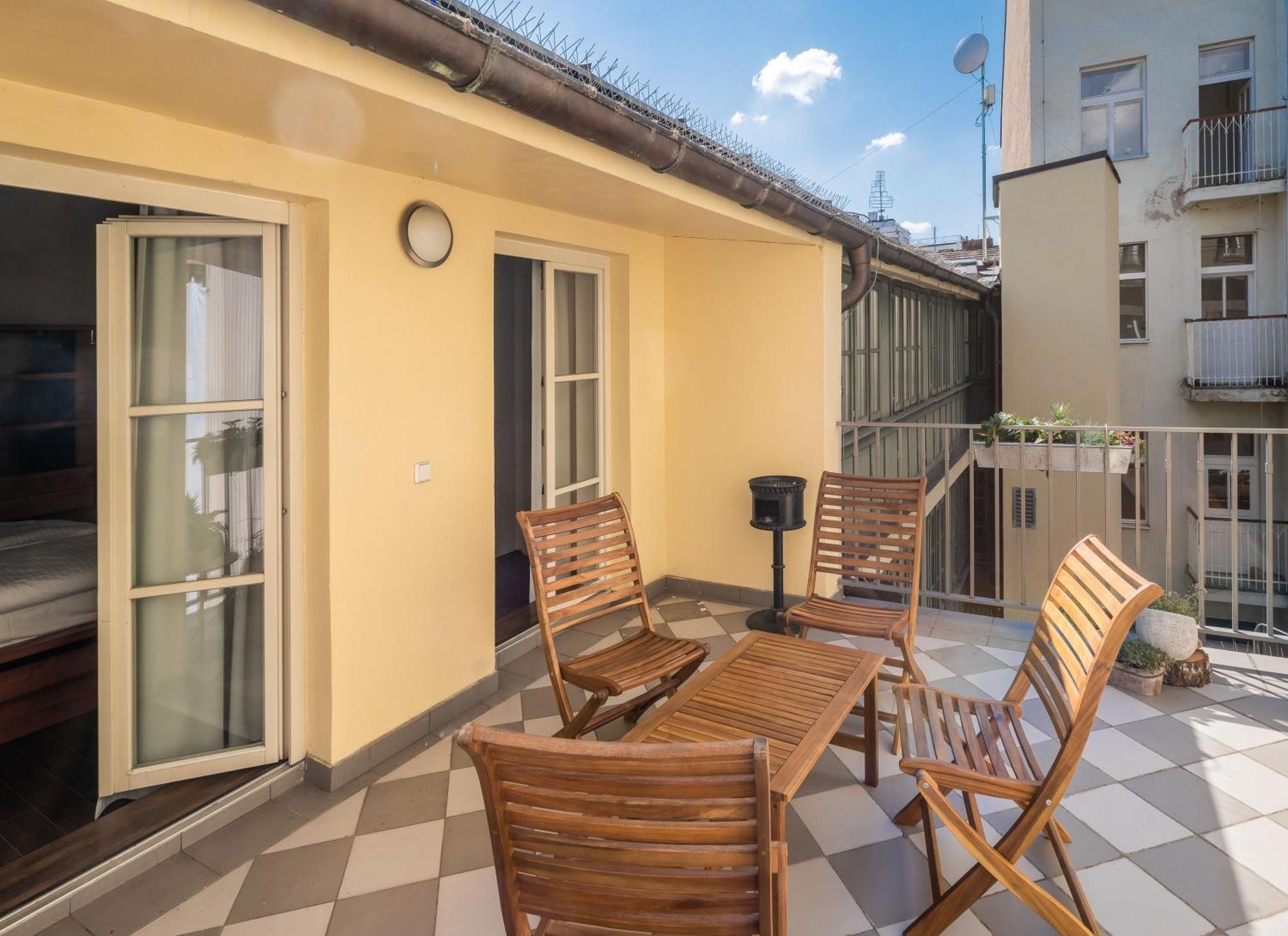 4 Elements Apartments Praha Bagian luar foto