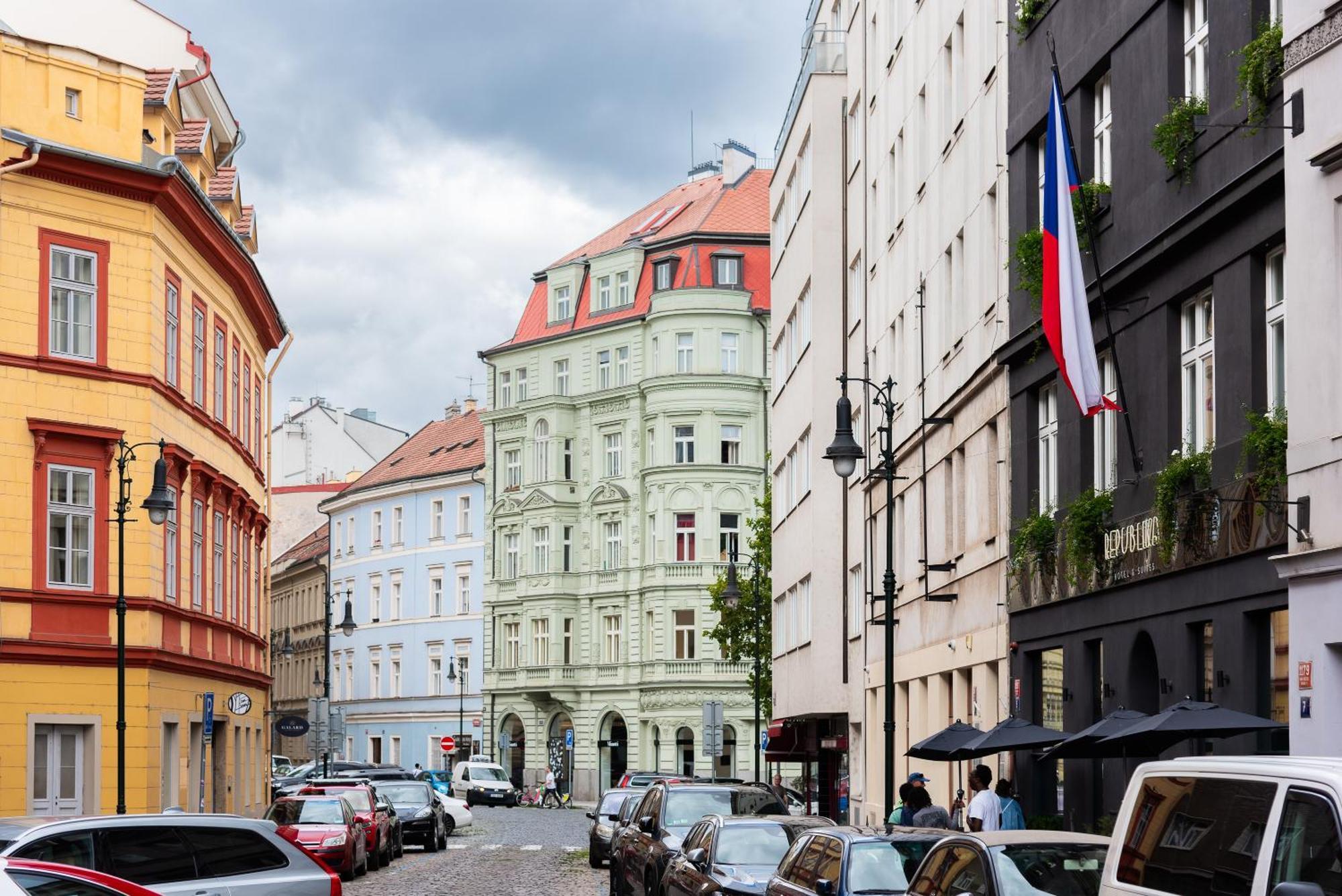 4 Elements Apartments Praha Bagian luar foto